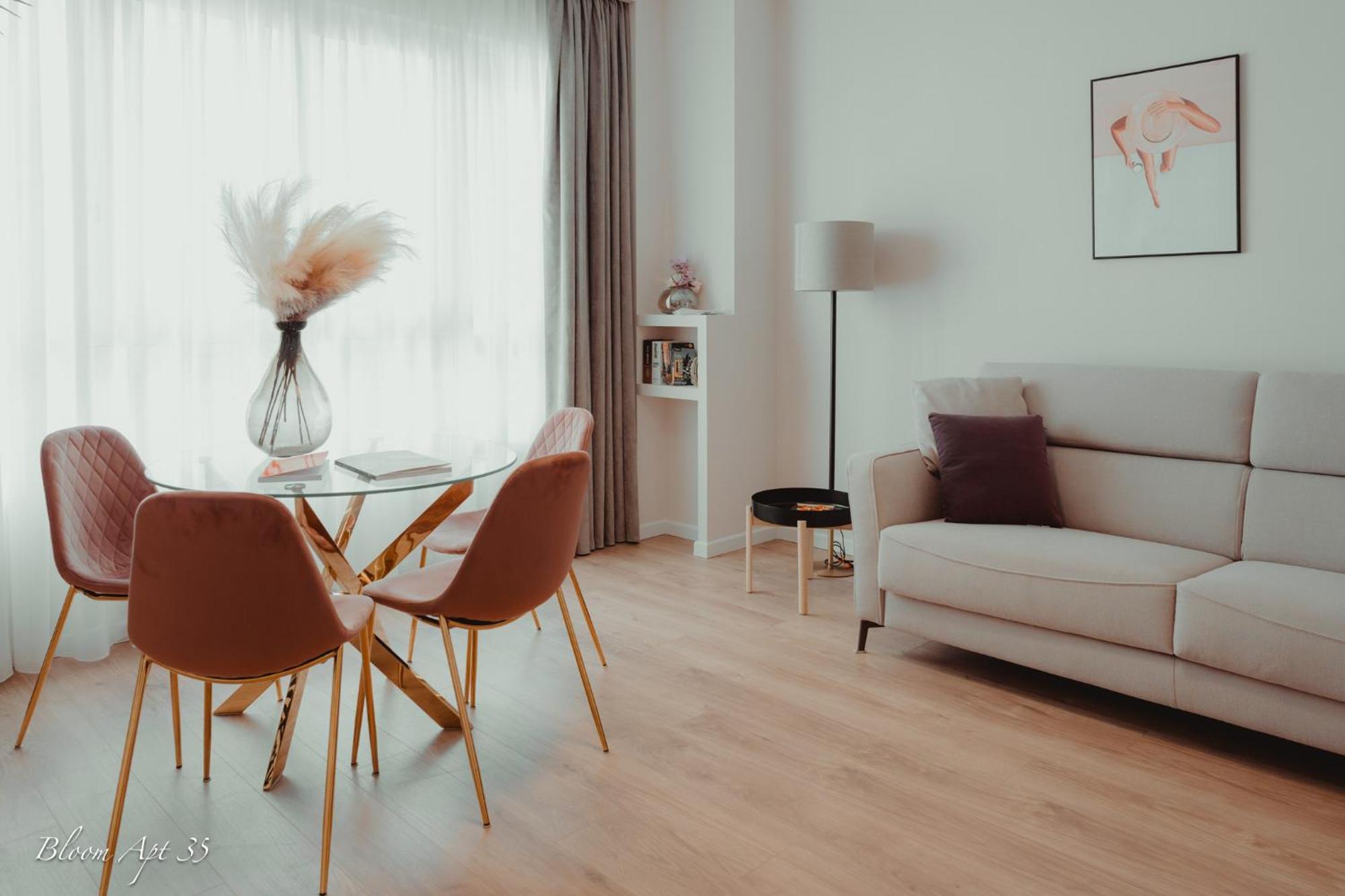 Bloom 35 Apartment *